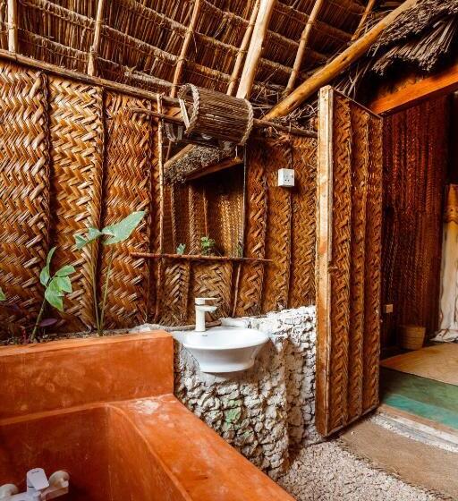 تختخواب و صبحانه Tropicana Boutique