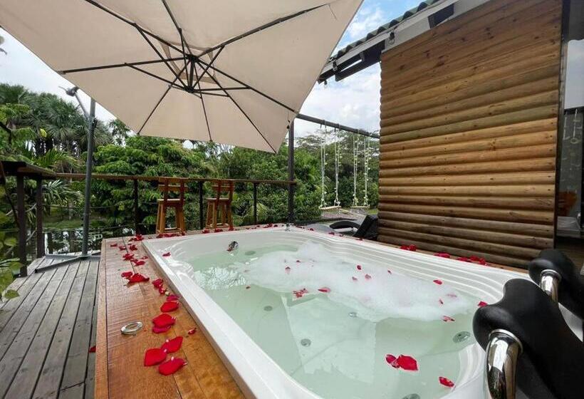 هتل Glamping Villas Del Llano