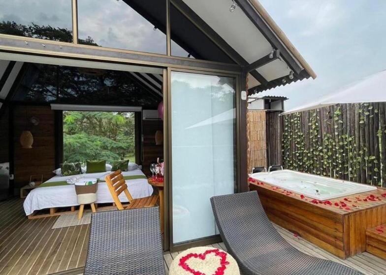 هتل Glamping Villas Del Llano