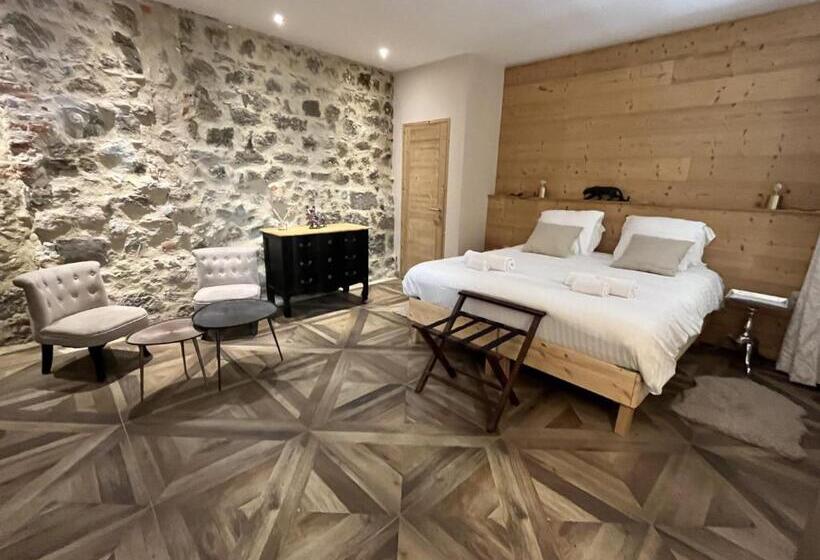 هتل Le 19   Chambre Patio 34m2   Centre Historique   Clim
