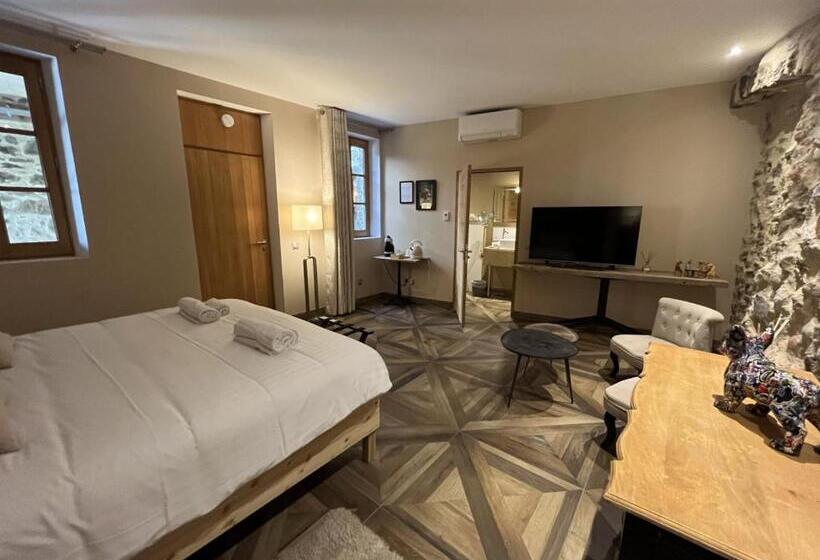 هتل Le 19   Chambre Patio 34m2   Centre Historique   Clim