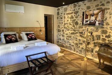 هتل Le 19 Chambre Chapelle 43m2   Centre Historique   Clim