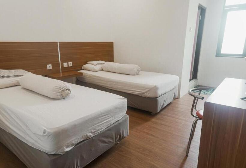 هتل Surya Abadi Guest House Syariah