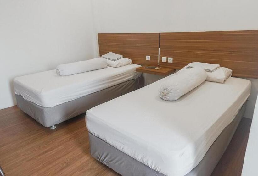 هتل Surya Abadi Guest House Syariah