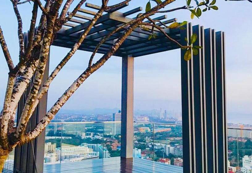 Hotelli Unixx Pattaya Walking Street