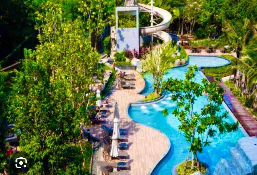 Hotelli Unixx Pattaya Walking Street