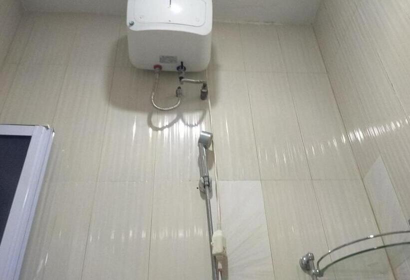 בית מלון כפרי Urbanview Botania Meeting Point Batam By Reddoorz