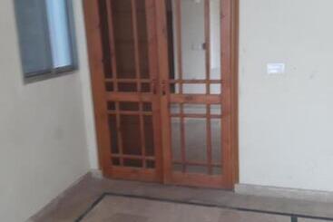 پانسیون Sadhal Residency