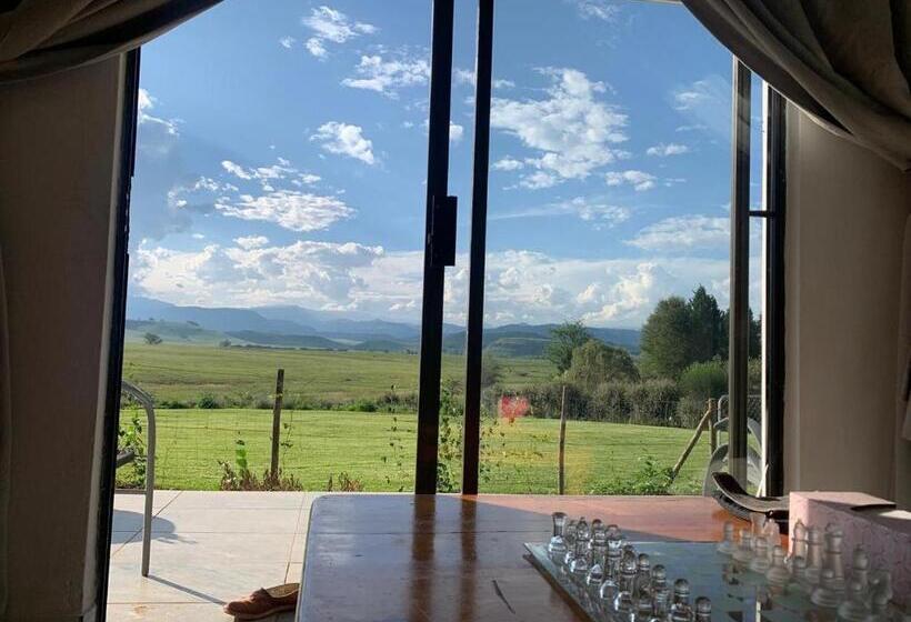 Пансион Sani Pass View Cottage