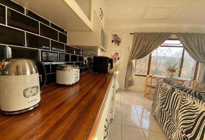 Пансион Sani Pass View Cottage