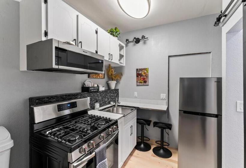 膳宿费 Stylish Studio Suite Near Downtown