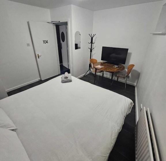 Queens Place Rooms