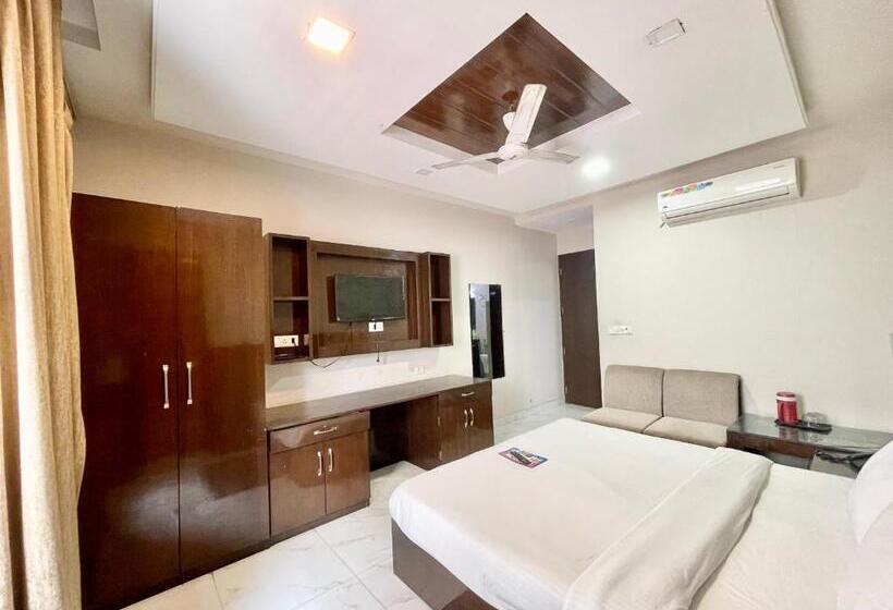 Ray Ban ! Haridwar होटल रे बन ரே பான் ஹோட்டல் Fully Air Conditioned Hotel, Lift Wifi And Parking Ava