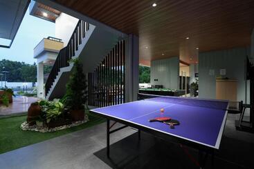 استراحتگاه Damienerose Garden Villa
