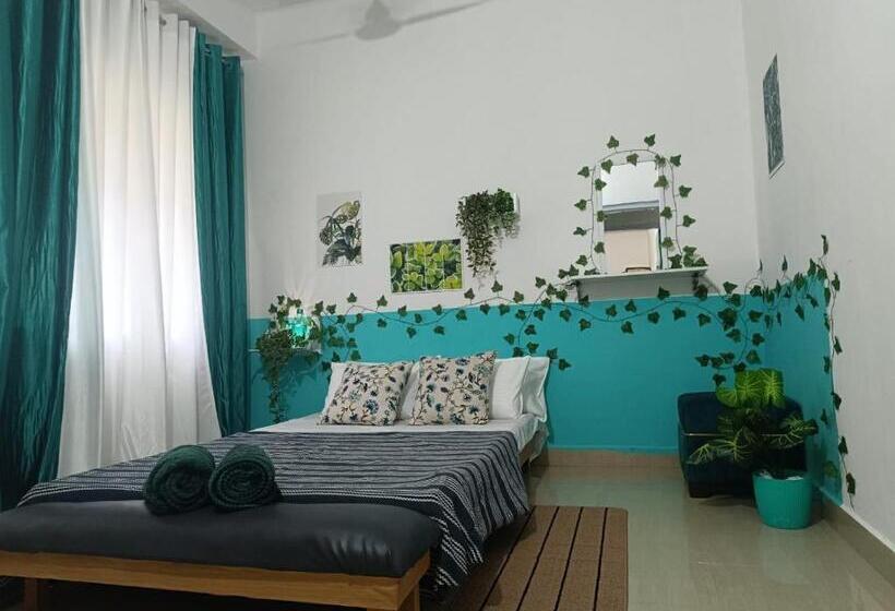 تختخواب و صبحانه Berrywood