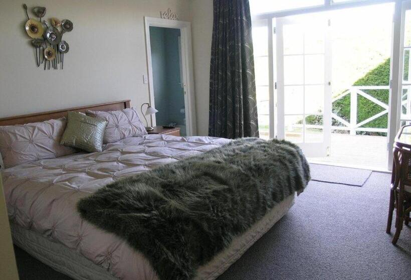 تختخواب و صبحانه Oliver S Farmstay