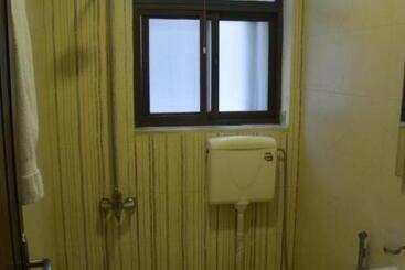 تختخواب و صبحانه Ukasha Guest House