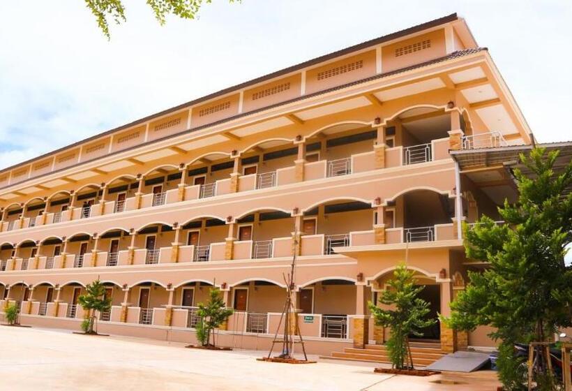 هتل Capital O 75521 Sang Siri Apartment