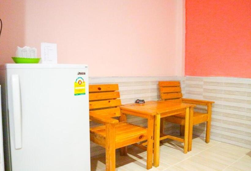 ホテル The Moon Resort Phetchaburi