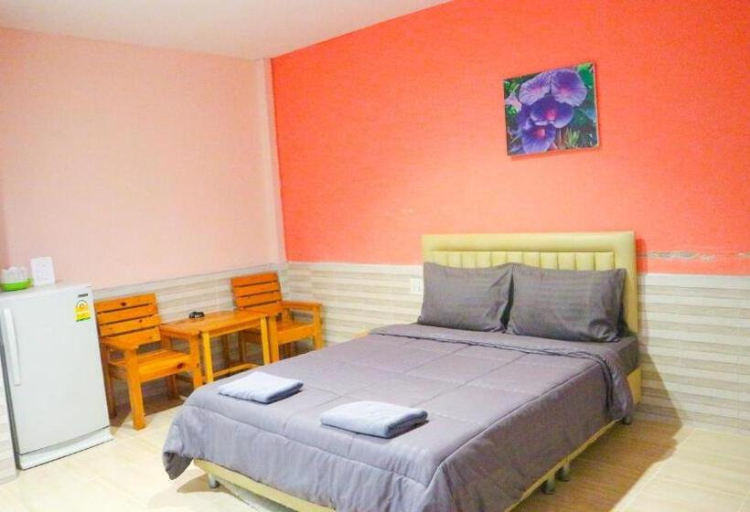 ホテル The Moon Resort Phetchaburi