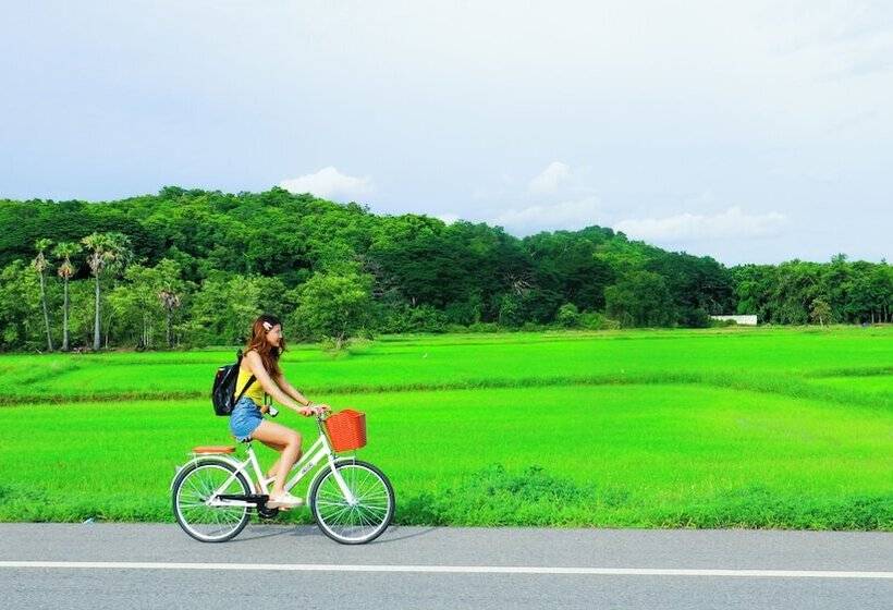 ホテル The Moon Resort Phetchaburi