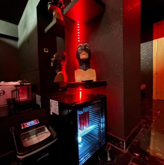 هتل Romeo Nights   Love Rooms   Jacuzzi Hydromassage