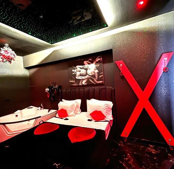 هتل Romeo Nights   Love Rooms   Jacuzzi Hydromassage