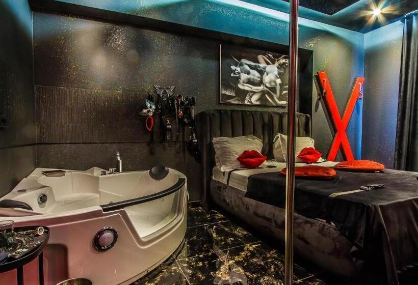 هتل Romeo Nights   Love Rooms   Jacuzzi Hydromassage