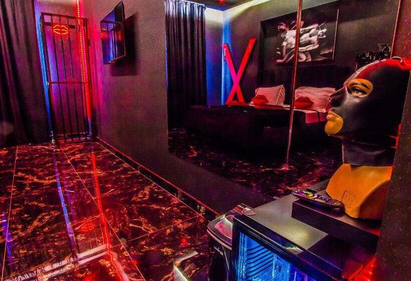 هتل Romeo Nights   Love Rooms   Jacuzzi Hydromassage
