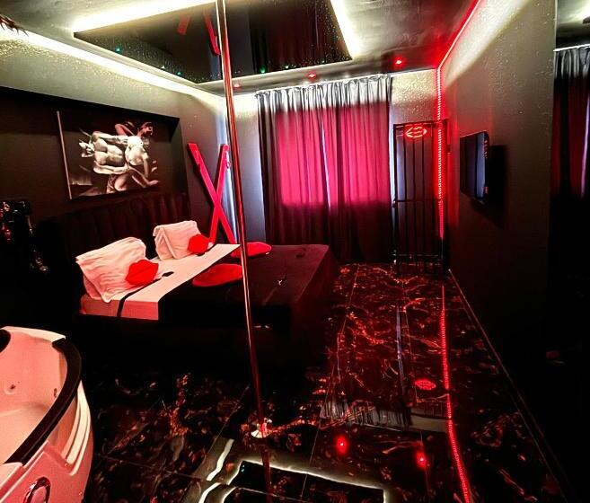 هتل Romeo Nights   Love Rooms   Jacuzzi Hydromassage
