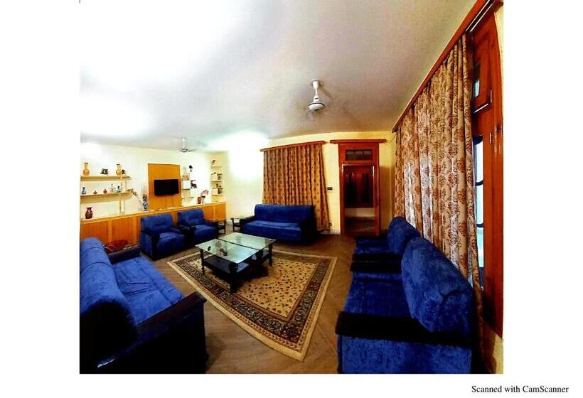 פנסיון Home Away From Home