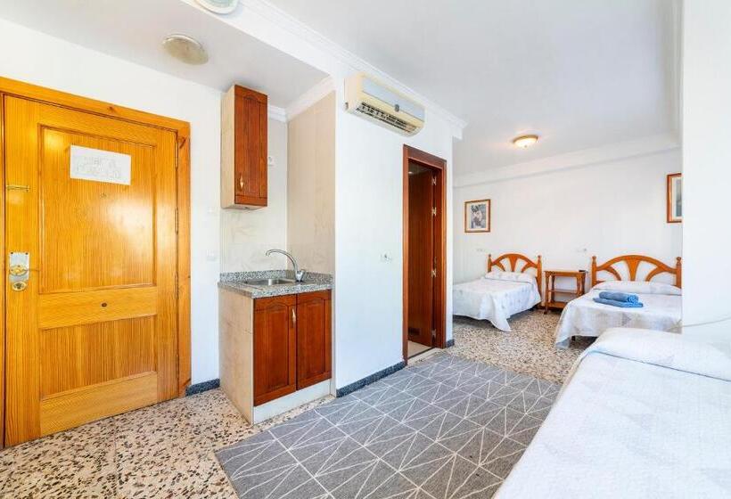 پانسیون Hostal Moya