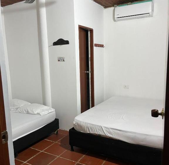 پانسیون Juva Hostel   Coveñas