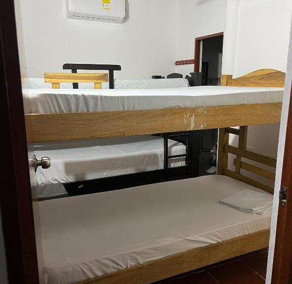 پانسیون Juva Hostel   Coveñas