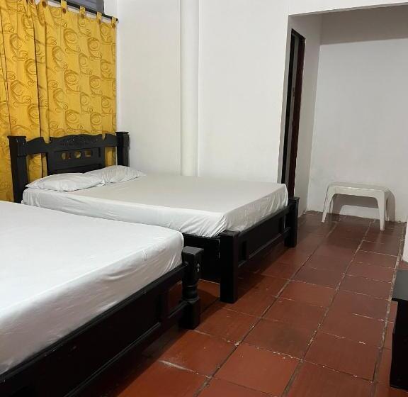 پانسیون Juva Hostel   Coveñas