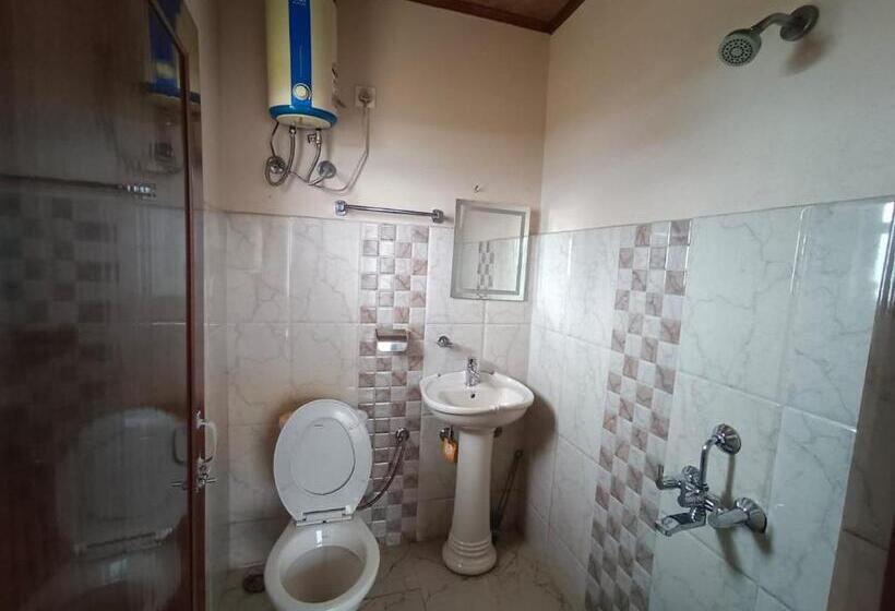 بنسيون Sohra Plaza Resort