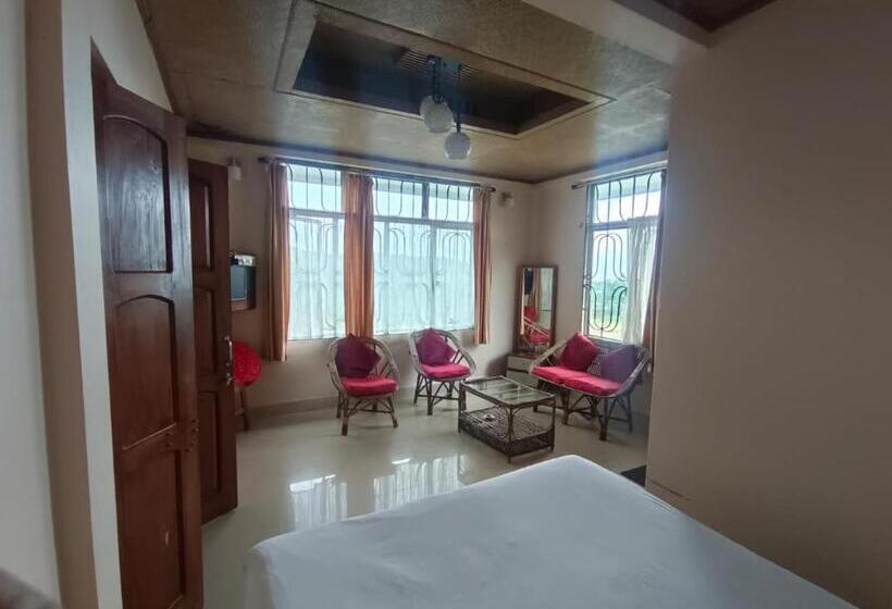 بنسيون Sohra Plaza Resort