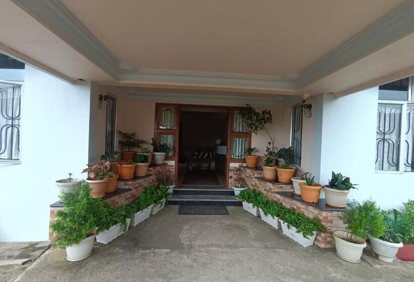 بنسيون Sohra Plaza Resort