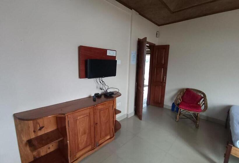 بنسيون Sohra Plaza Resort
