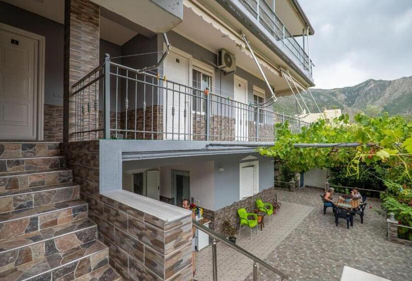 پانسیون Zana Guesthouse