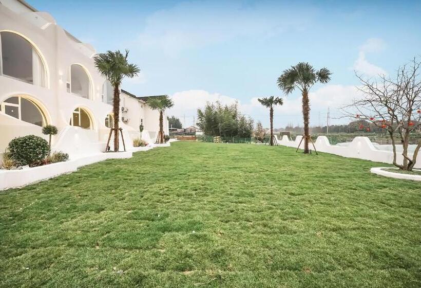 استراحتگاه 上海迪诺星辰度假民宿