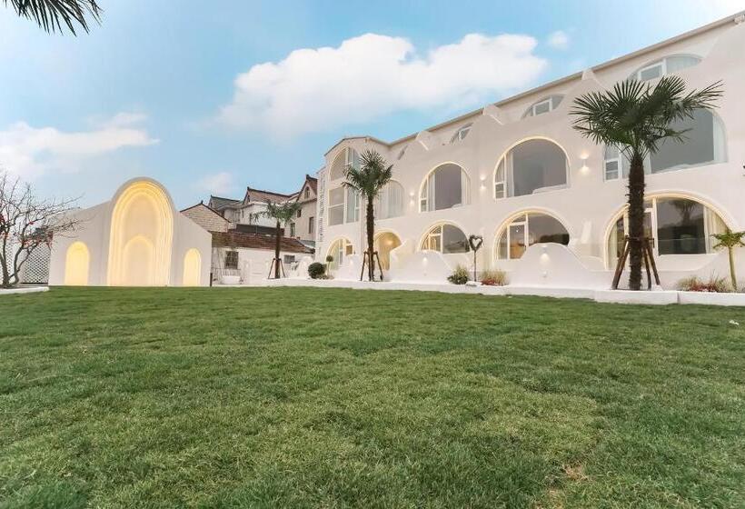 استراحتگاه 上海迪诺星辰度假民宿