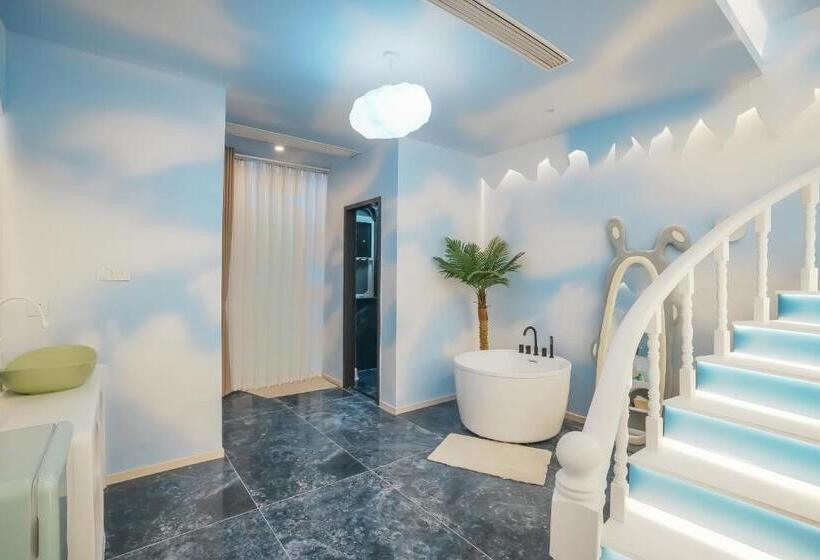 استراحتگاه 上海迪诺星辰度假民宿