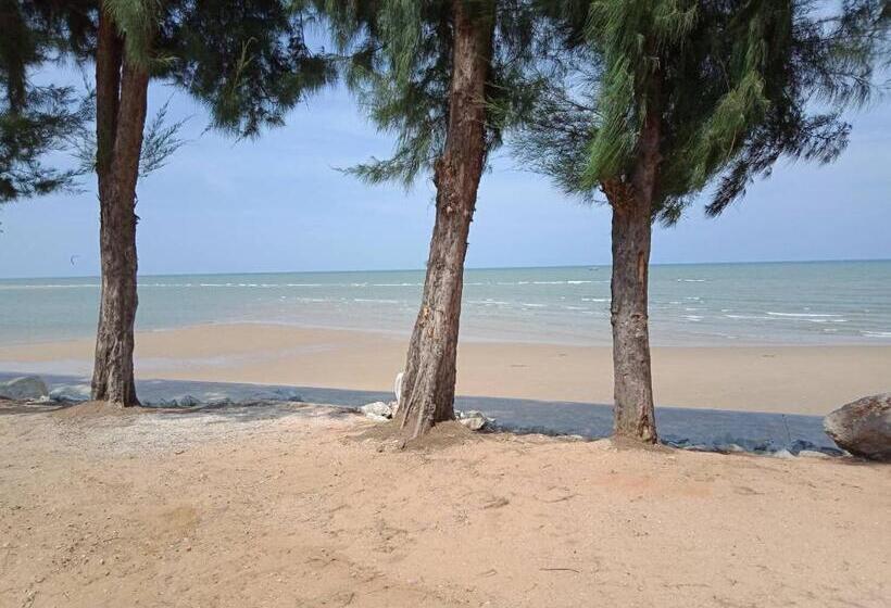 تختخواب و صبحانه Bc Summer Beach