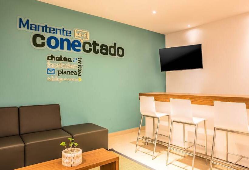 ホテル One Puebla Serdan