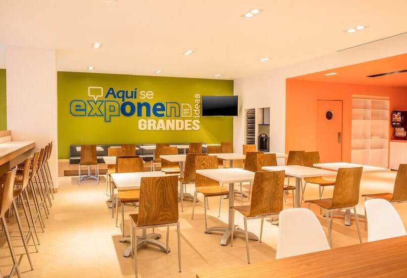 ホテル One Puebla Serdan