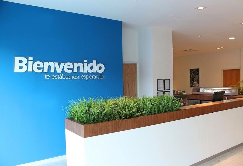 ホテル One Puebla Serdan