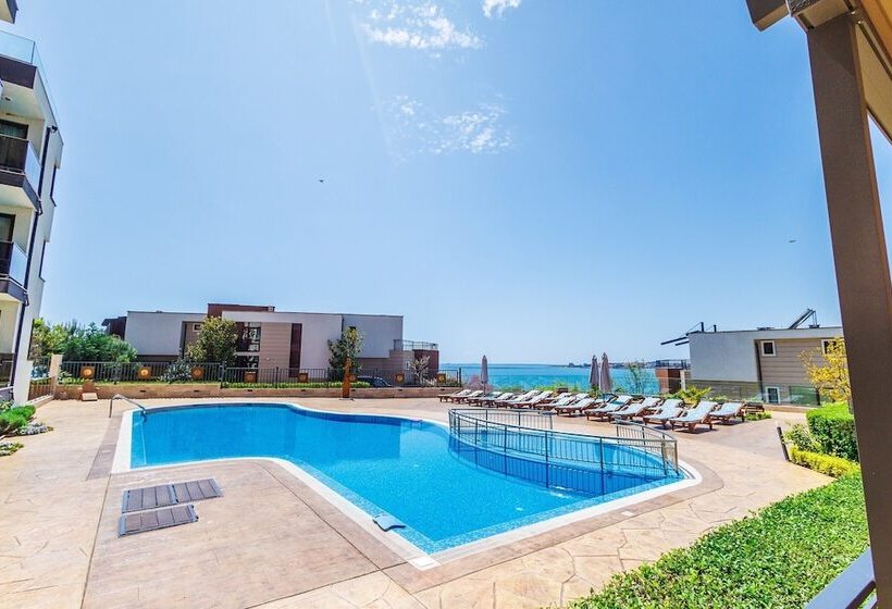 هتل St. Panteleimon Beach