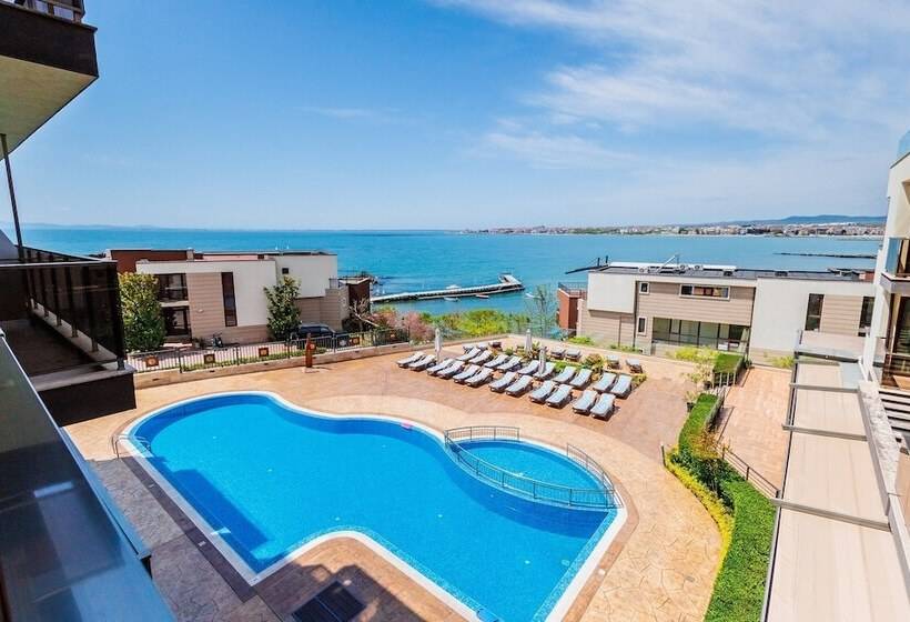 هتل St. Panteleimon Beach