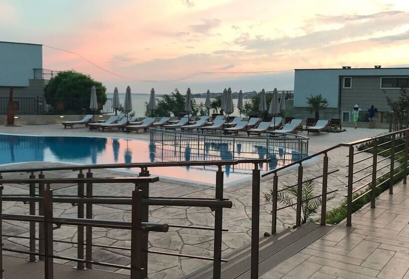 هتل St. Panteleimon Beach